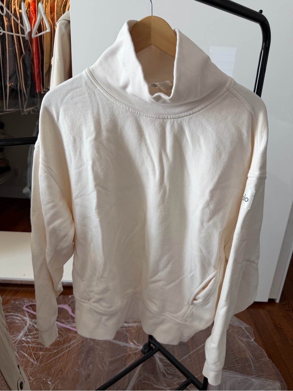 ALO Yoga Hazy Mock Neck Pullover